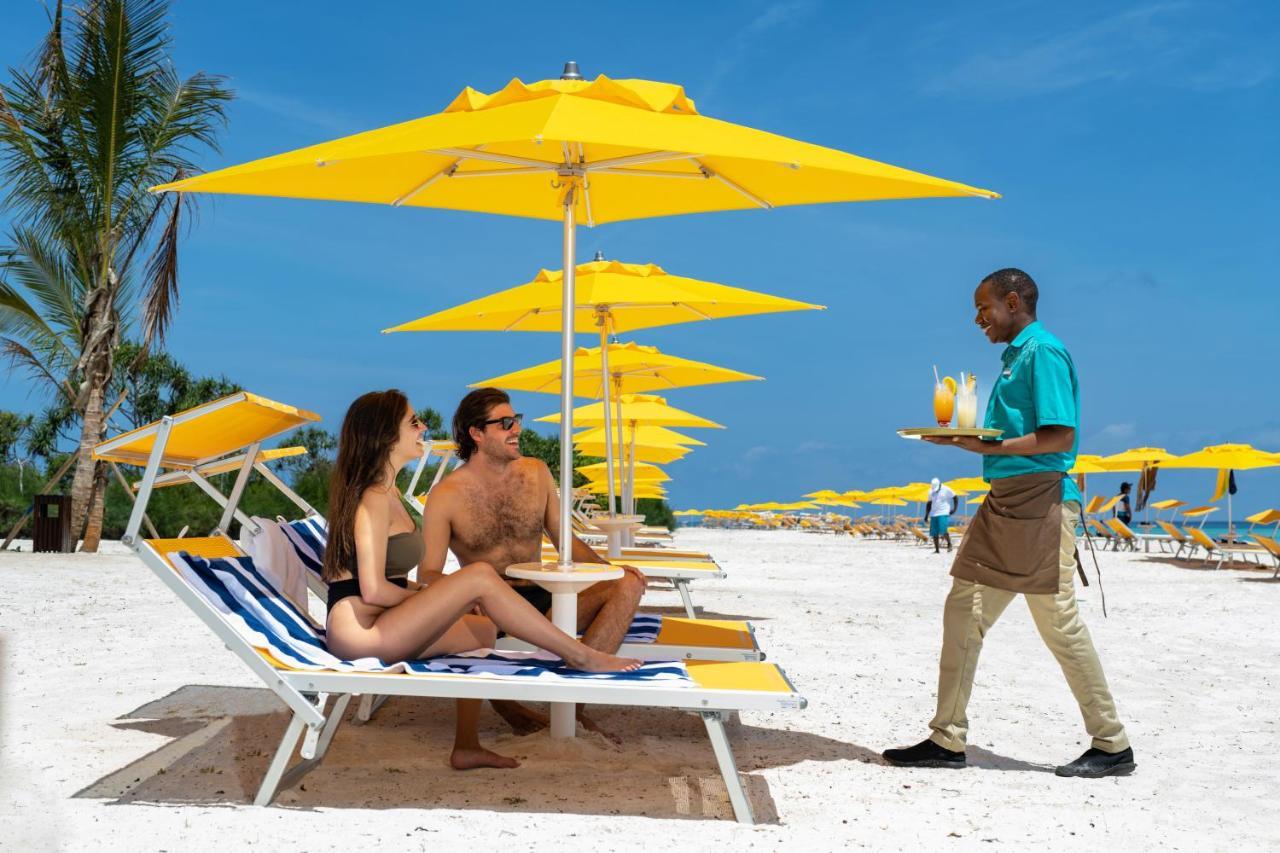 Hotel The Mora Zanzibar Matemwe  Exterior foto Beach service at Atlantis Paradise Island