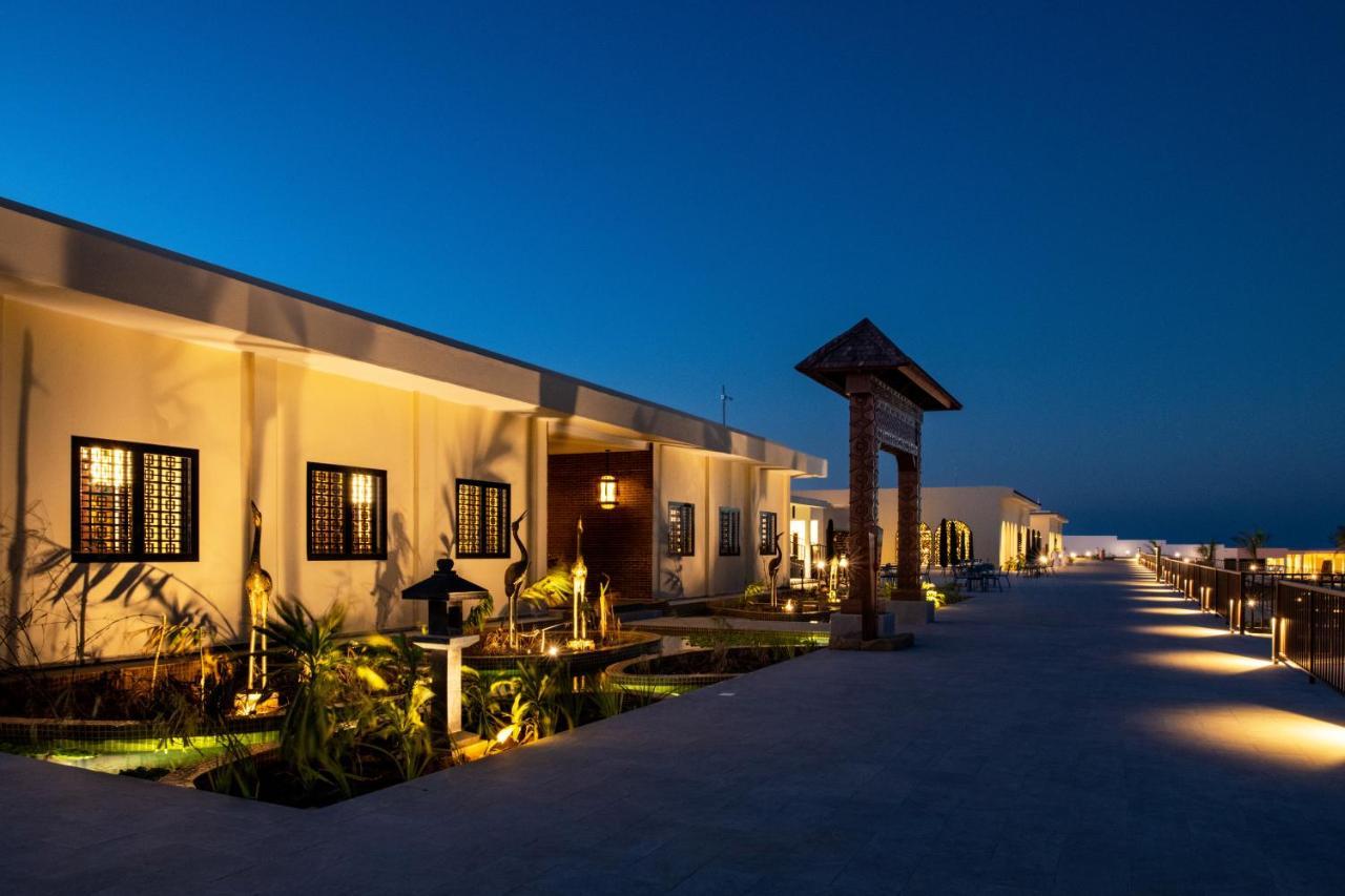 Hotel The Mora Zanzibar Matemwe  Exterior foto The resort at night