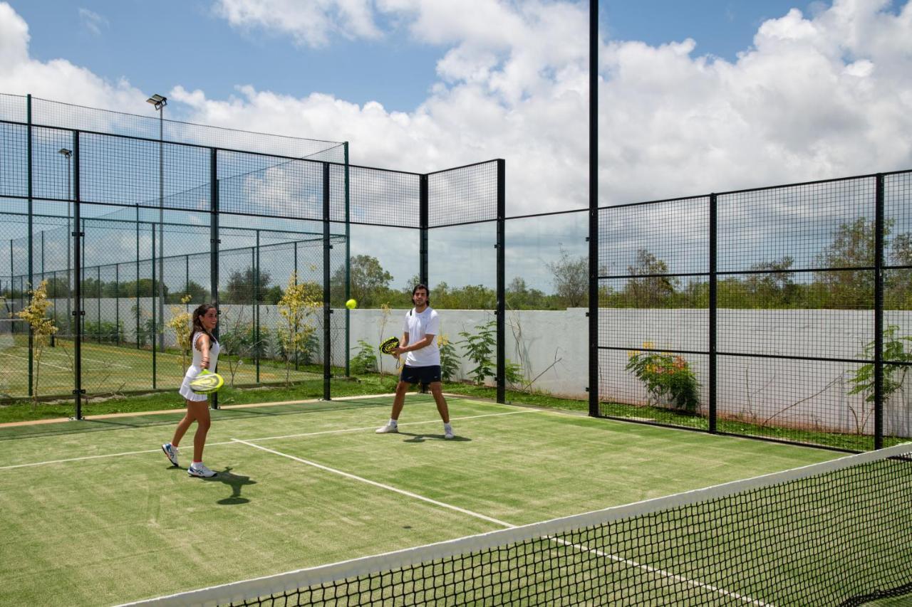 Hotel The Mora Zanzibar Matemwe  Exterior foto A paddle tennis court