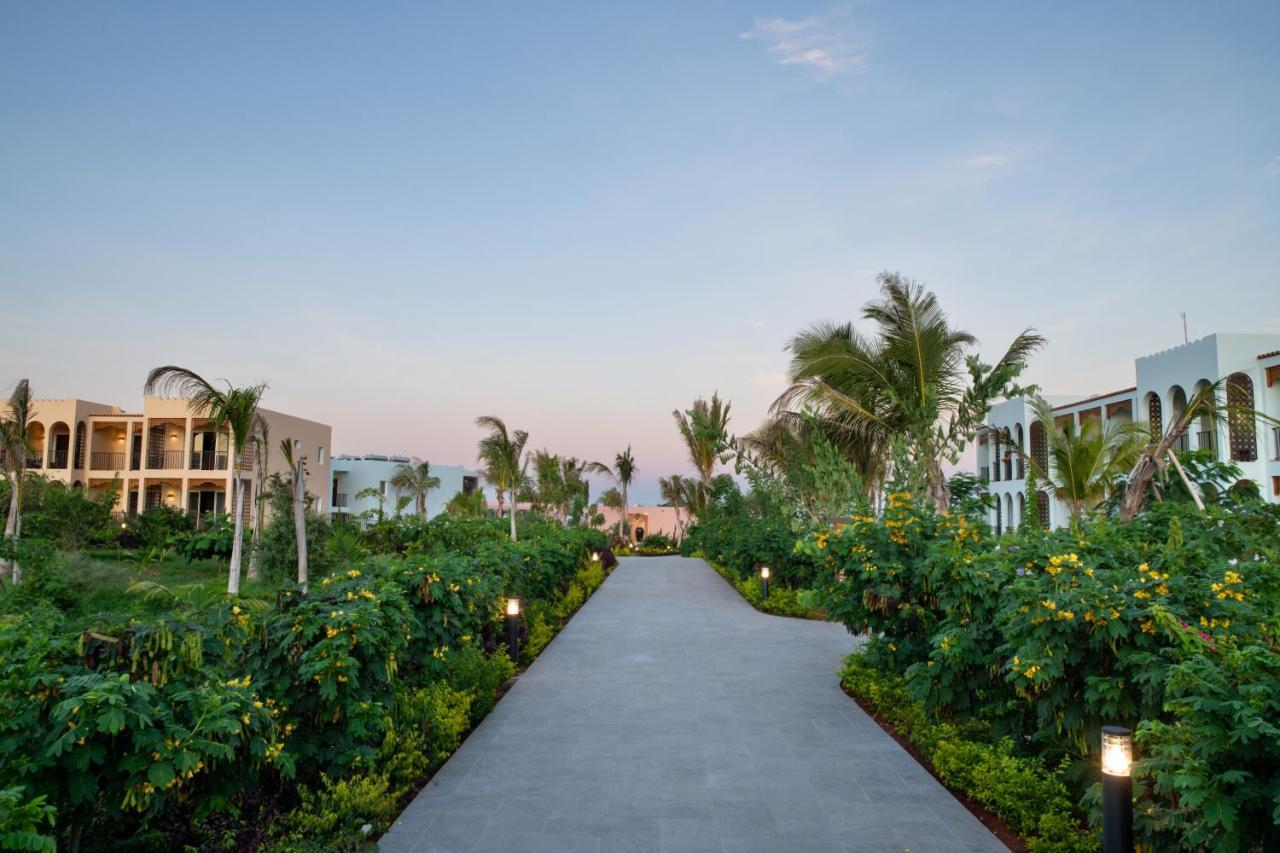 Hotel The Mora Zanzibar Matemwe  Exterior foto The resort at Atlantis Paradise Island
